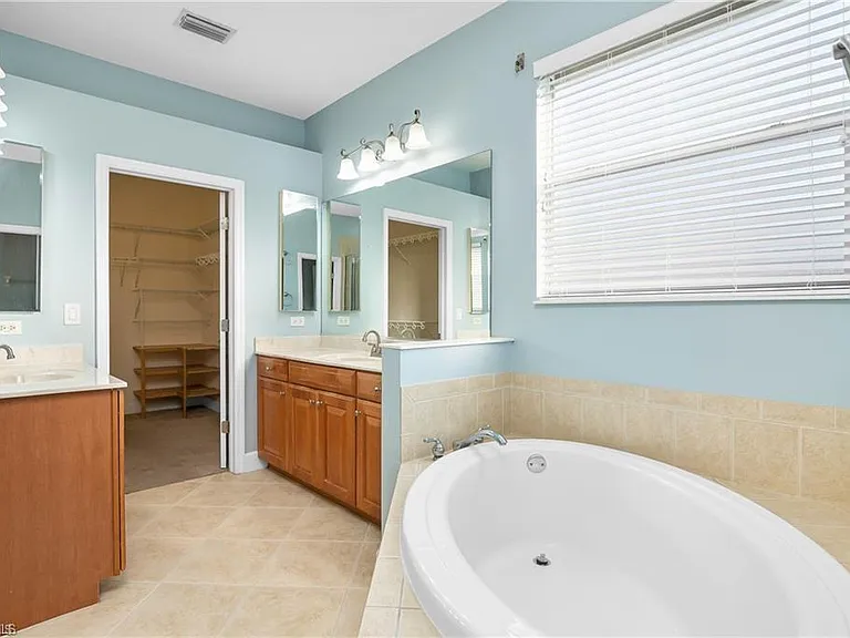 20437 Ardore Ln — Photo 18