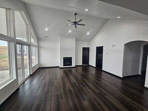 3rd image of 2228 Excalibur Way #Hb-32