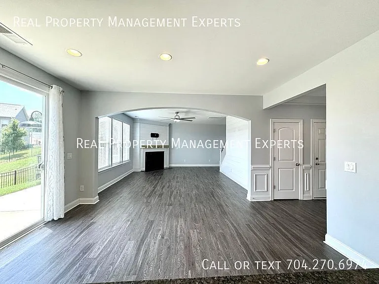 112 Cramerton Mills Pkwy — Photo 9