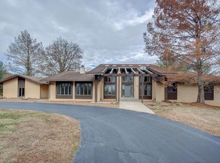 1 Keeneland Pl, Belleville, IL 62223