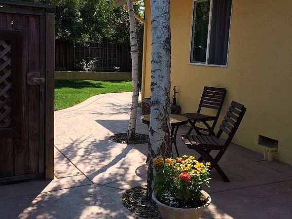 3rd image of 5072 Castlewood Dr