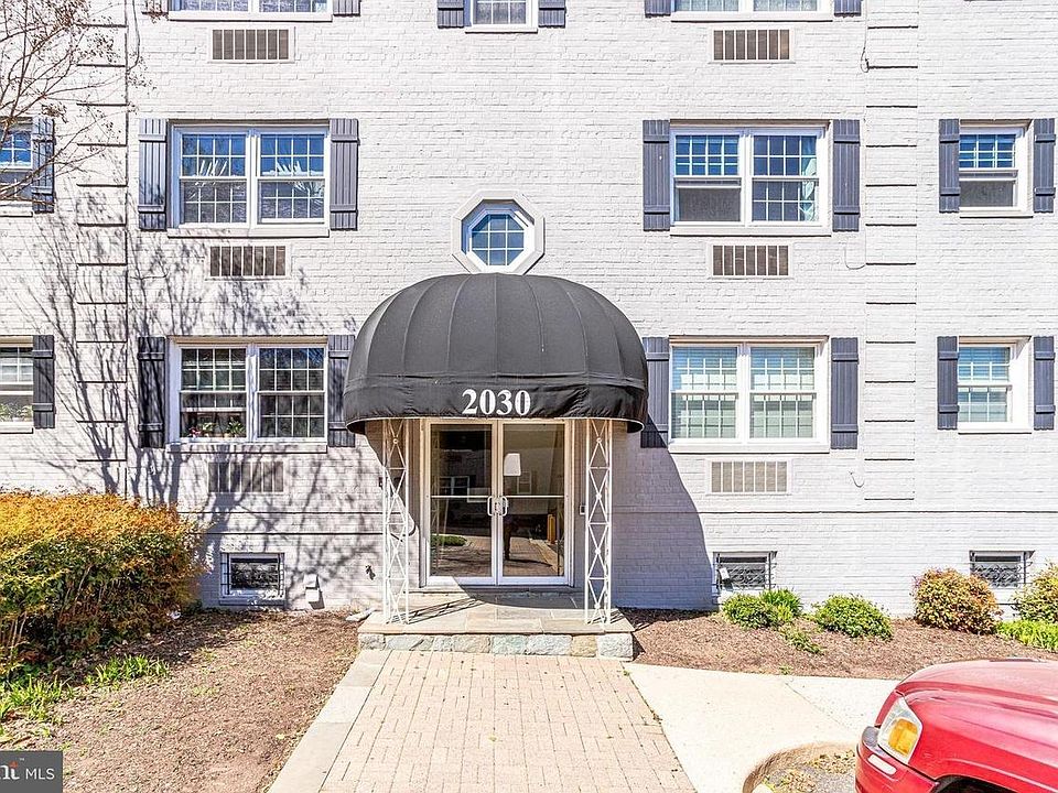 1st image of 2030 N Vermont St APT 302