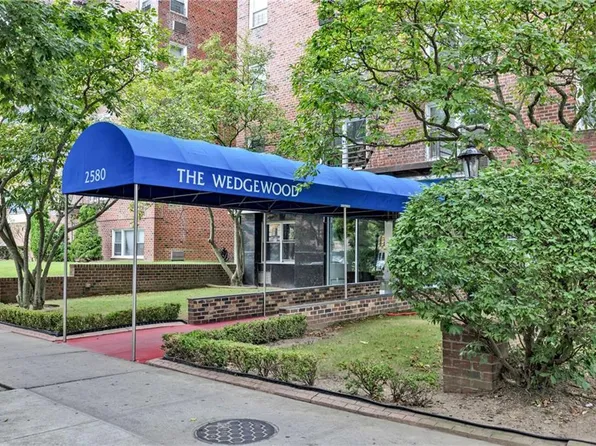 2580 Ocean Parkway 2K image 1 of 19