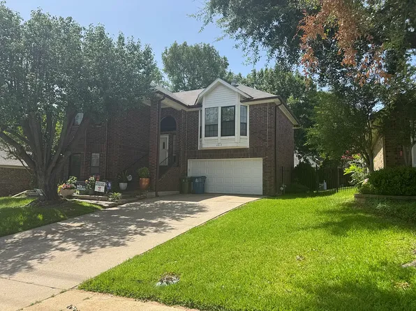 1917 Rose Ct, Grapevine, TX 76051