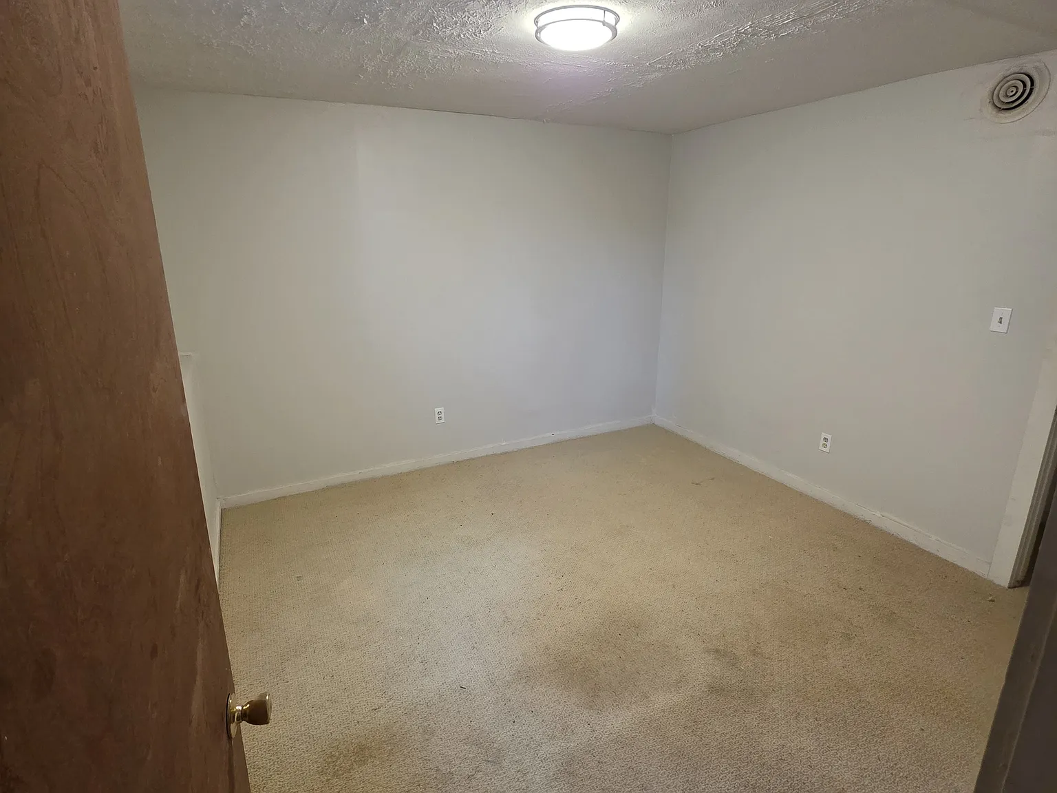 2 bed, 1000 sqft, $1,000 — Photo 3