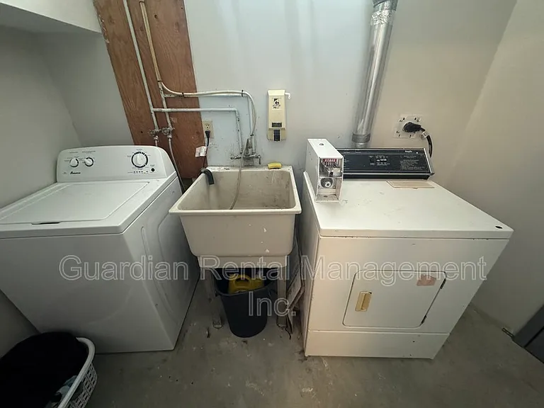 512 Black Bay Rd #2 — Photo 10