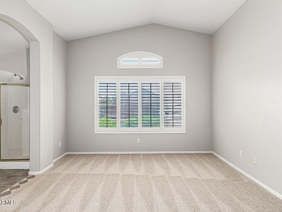 5th image of 913 E BLACKHAWK Drive