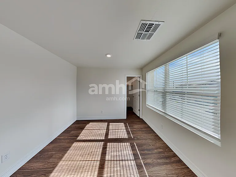 21467 S 231st St — Photo 18