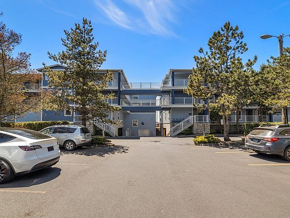 2nd image of 890 SE Bay Blvd #203