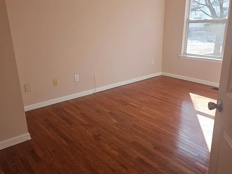 316 Ventnor Ct — Photo 14