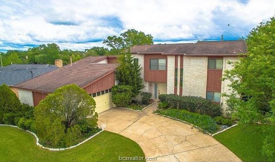 1st image of 1704 Briar Rose Ct