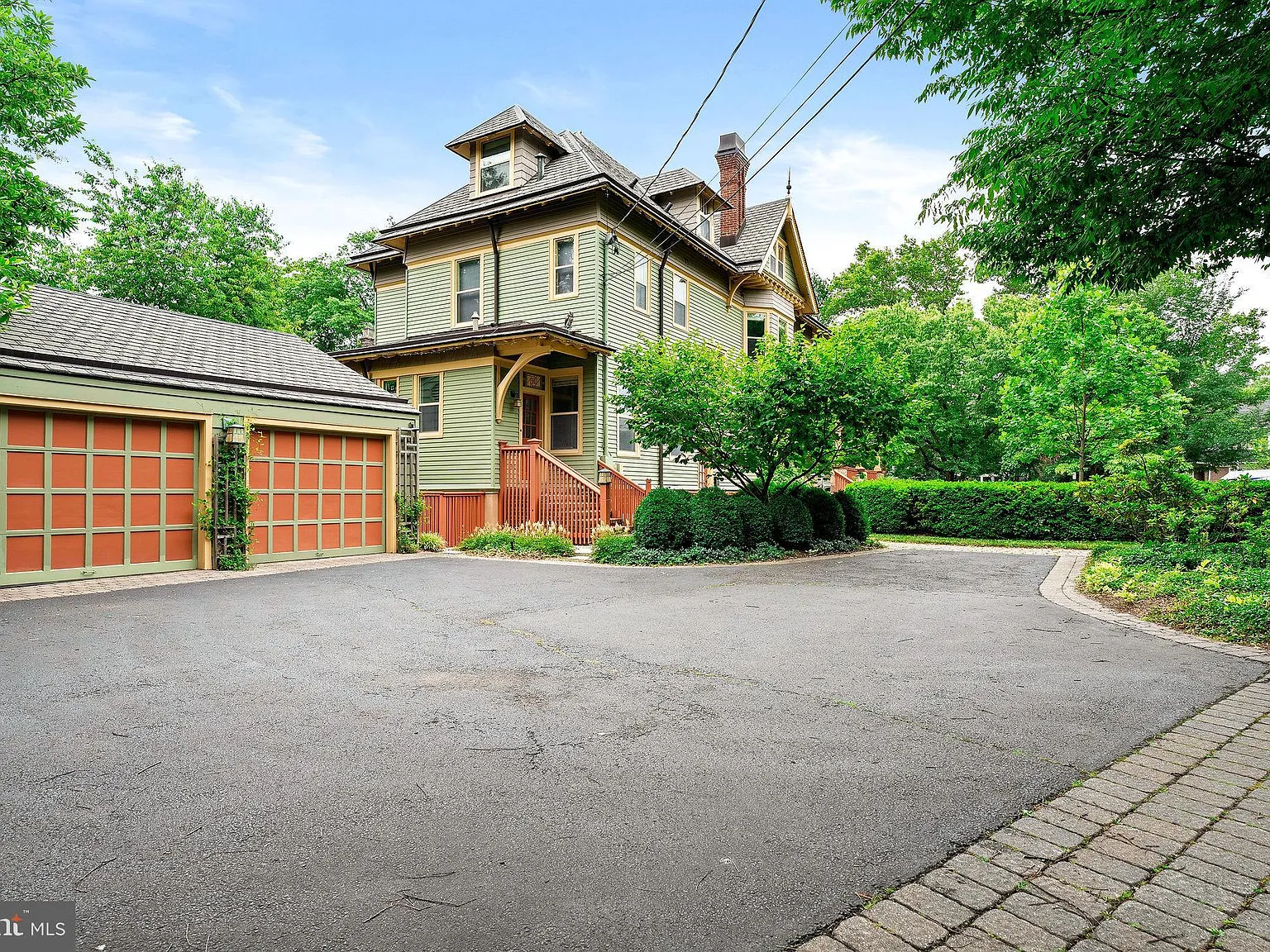 1 bed, $2,575 — Photo 1