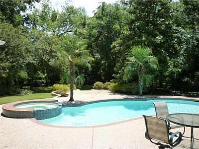 4th image of 146 Winding Hollow Ln