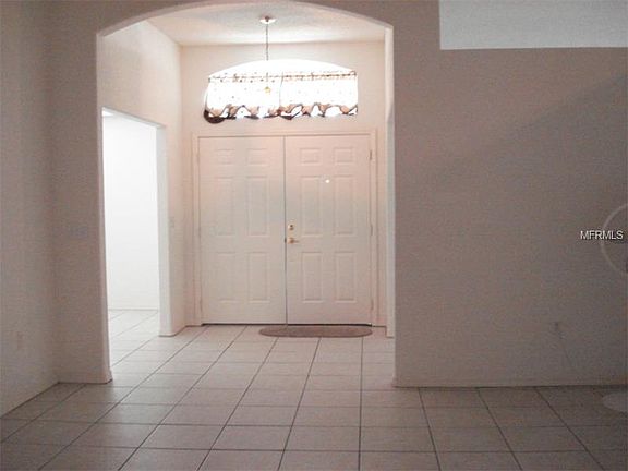 3rd image of 811 Summer Glen Dr