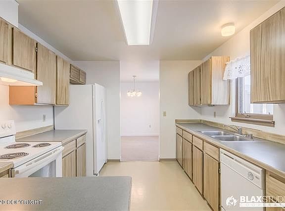 2nd image of 1202 Bainbridge Blvd