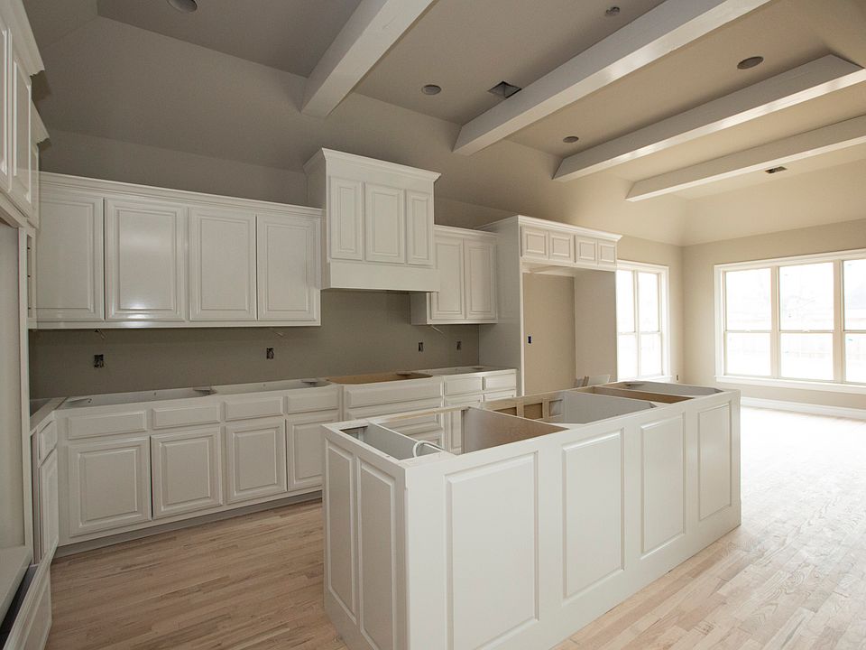 Large Culinary Kitchen with spacious center island