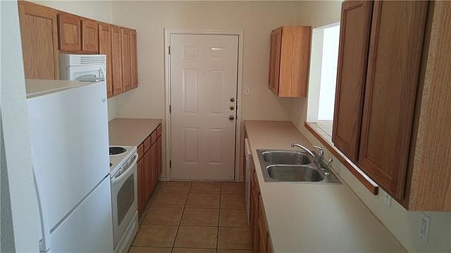 2nd image of 118 Sandstone Dr APT A