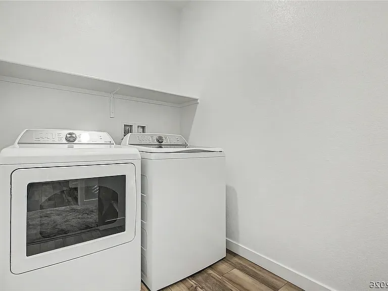 481 Daphne Ter — Photo 3