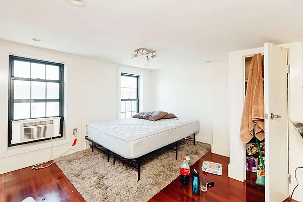 Rented by Nooklyn NYC LLC | media 39