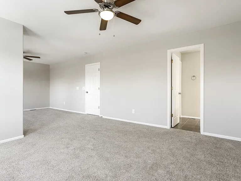 9678 Sun Meadow St — Photo 13