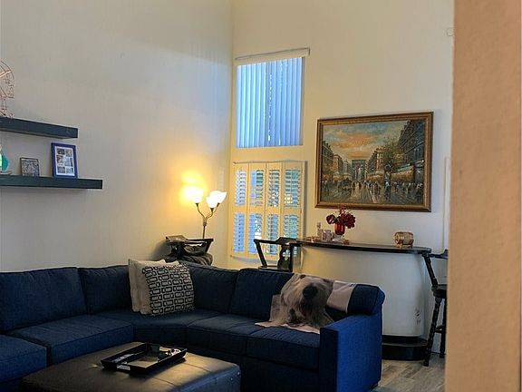 4th image of 18645 Hatteras St Unit 406
