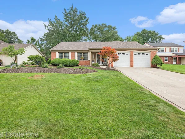 4971 Butler Dr, Troy, MI 48085