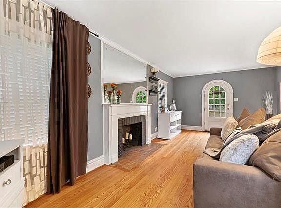 2nd image of 7574 Stanford Ave