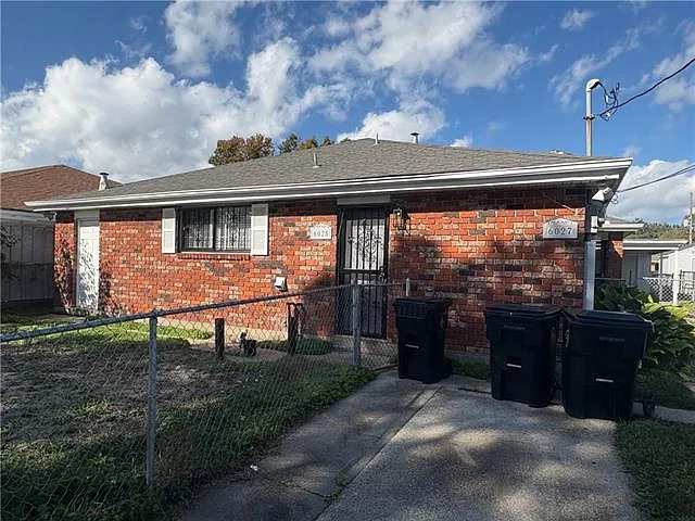 Building Photo - 6025 Wales St