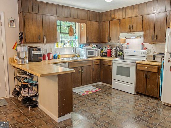 2nd image of 1482 Cassville Rd NW