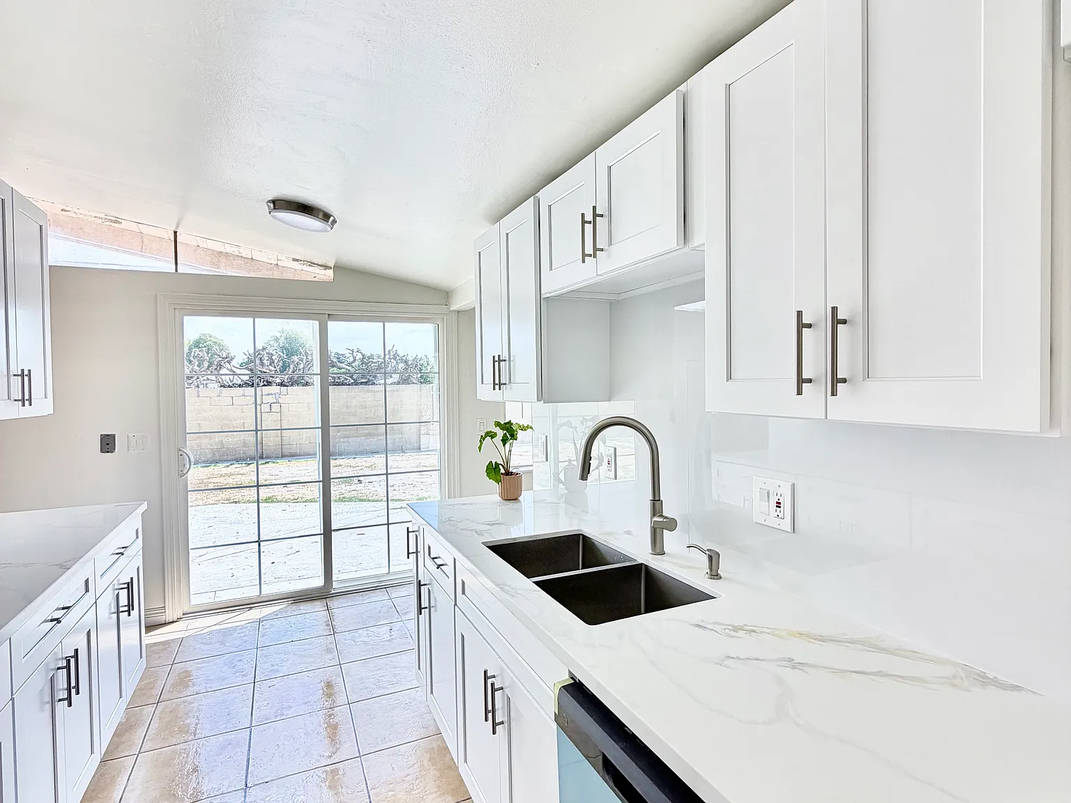 4 bed, 1448 sqft, $4,500 — Photo 4