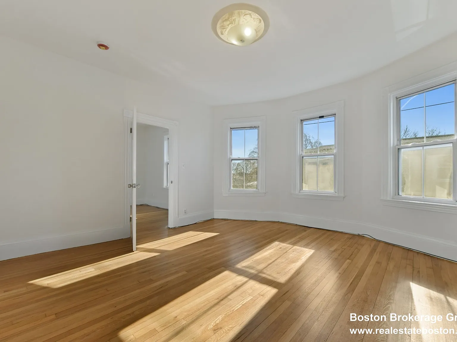 4 bed, 1163 sqft, $3,200 — Photo 4