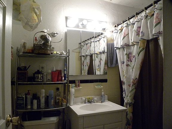 5th image of 115 Dehaven Dr APT 103