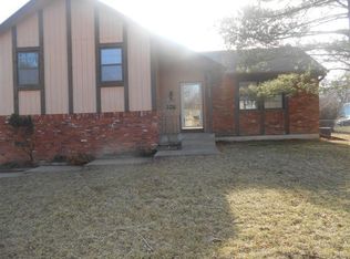 1648 W Brittany Dr, Olathe, KS 66061