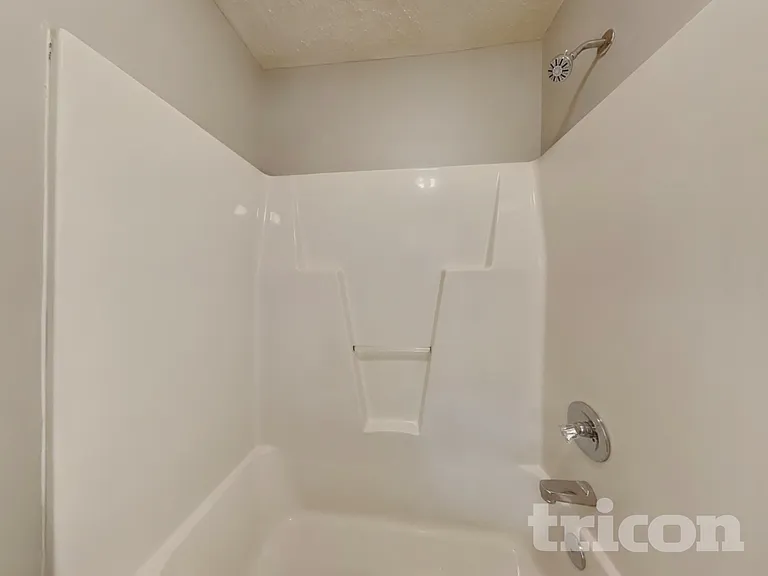 2112 McKinnon Dr — Photo 10
