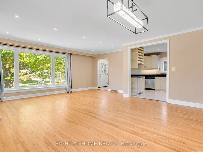49 McGregor Rd W #MAIN — Photo 7