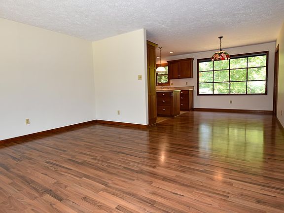 5th image of 3211 S Bradshire Ct