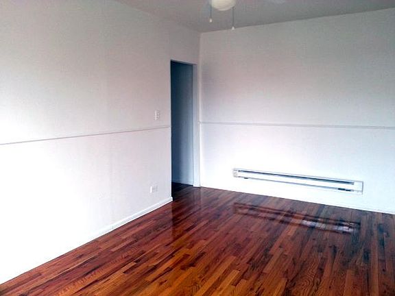 3rd image of 4503 N Malden St APT 2D