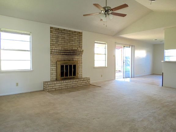 4th image of 1906 Forest Hills Dr