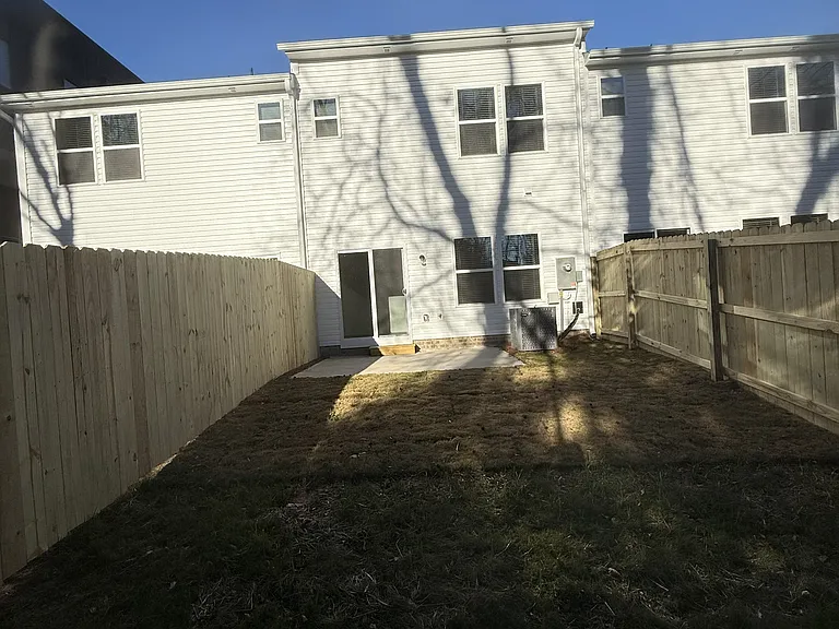 1432 Anderson St — Photo 30