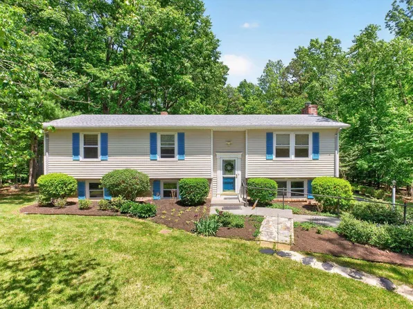 1333 Auburn Dr, Charlottesville, VA 22902