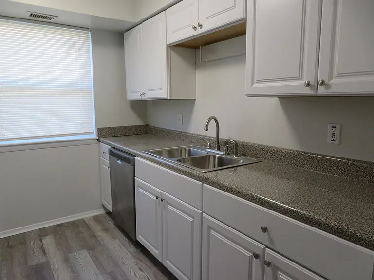 1100 Lakeview Ave — Photo 25