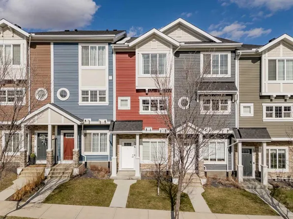 496 W Nolan Hill Blvd NW, Calgary, AB T3R 0X2