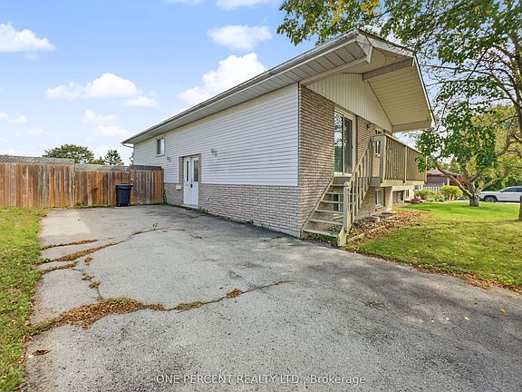 2nd image of 211 Reid St