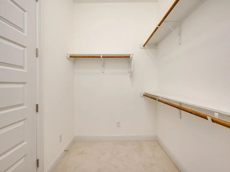 220 Oxbow Cv — Photo 25
