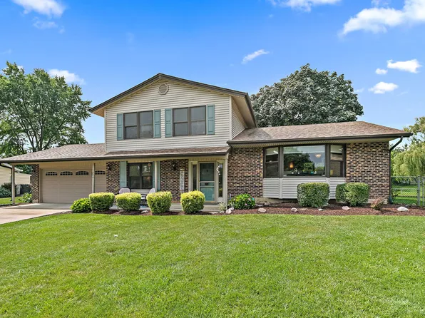 1324 Parker Pl, Elk Grove Village, IL 60007