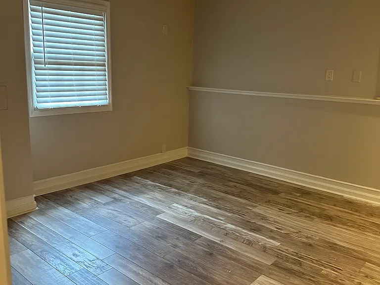 Waters Mill Dr — Photo 3