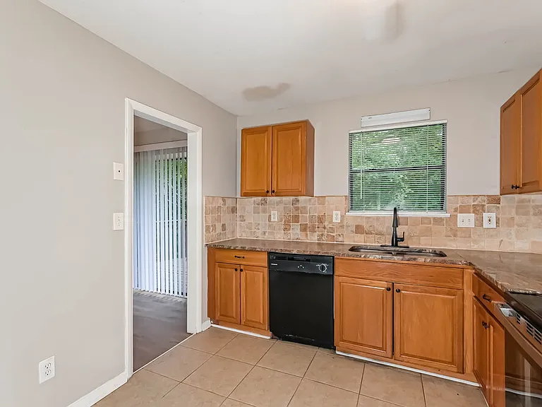 3592 Riverchase Dr — Photo 8