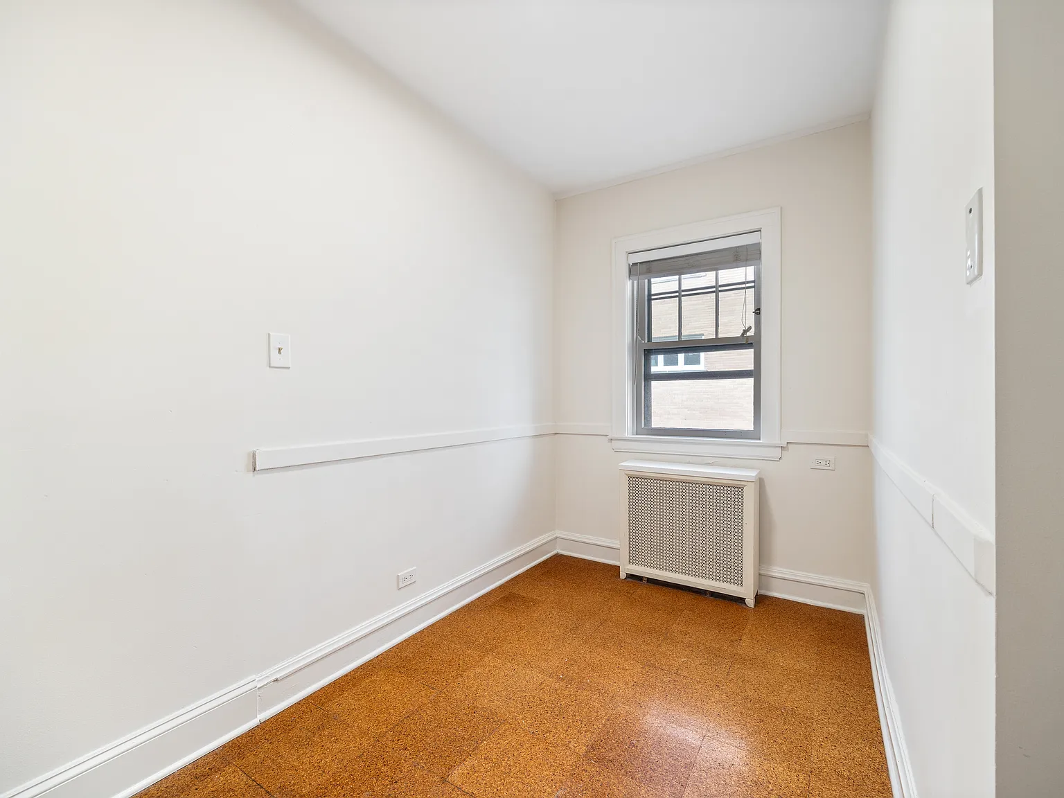 721 Foster St — Photo 4