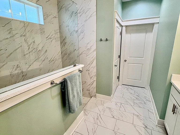 454 Locksley Dr — Photo 13