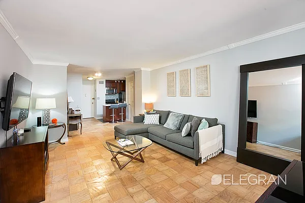 Sold by (Legacy) Elegran | media 2